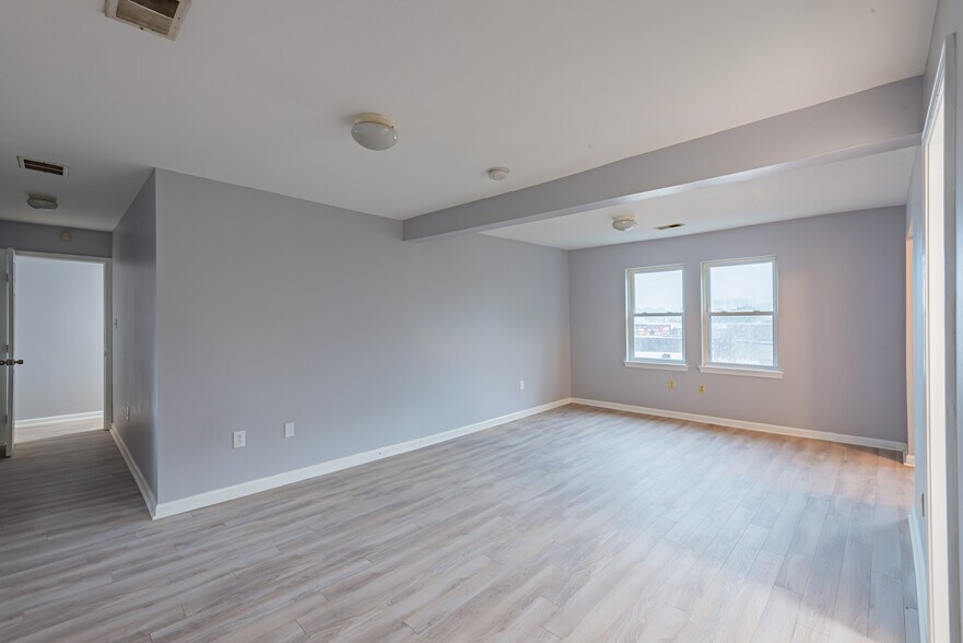 Building Photo - 5437 Penn Ave