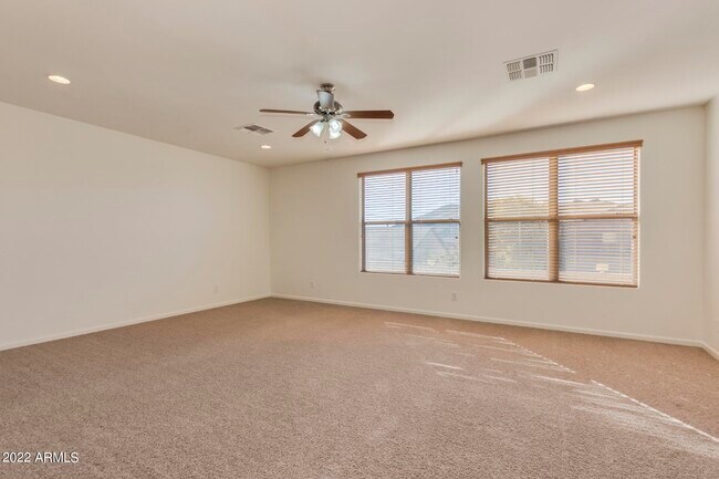 Building Photo - 5733 W Plum Rd