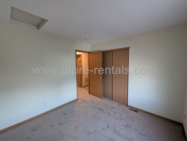 Building Photo - Home in Village at Williams Creek in Grove...