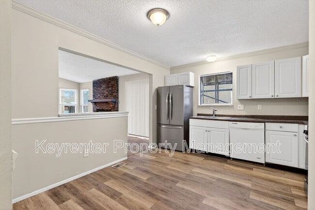 Building Photo - 12117 Castilon Ave