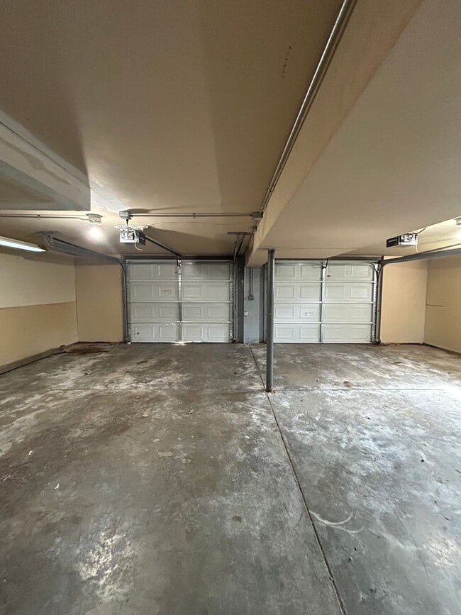 Building Photo - 704 N 74th Ave