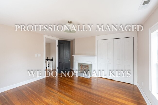 Building Photo - 321 E Branch St