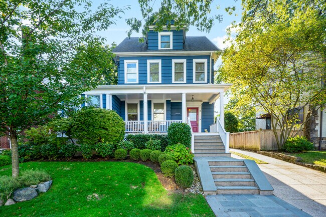 Building Photo - 5 Gerlach Pl