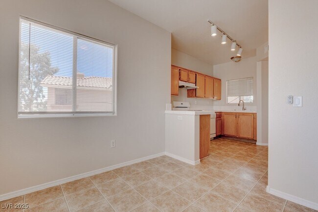 Building Photo - 1050 E Cactus Ave