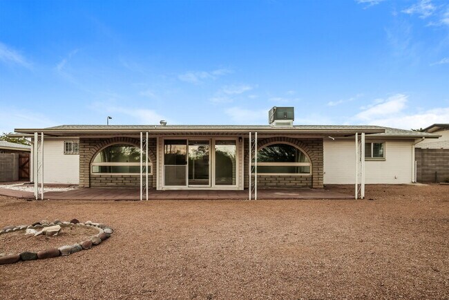 Building Photo - 6643 E Decatur St