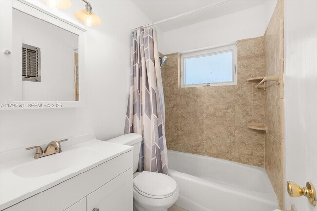 Building Photo - 1305 NE 2nd Ave