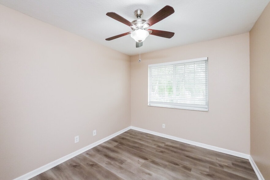 Building Photo - 8984 NW 38th Dr