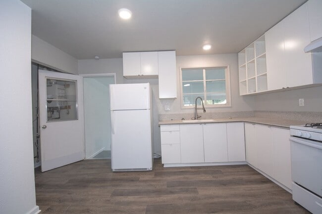 Building Photo - 1560 Goodlett St