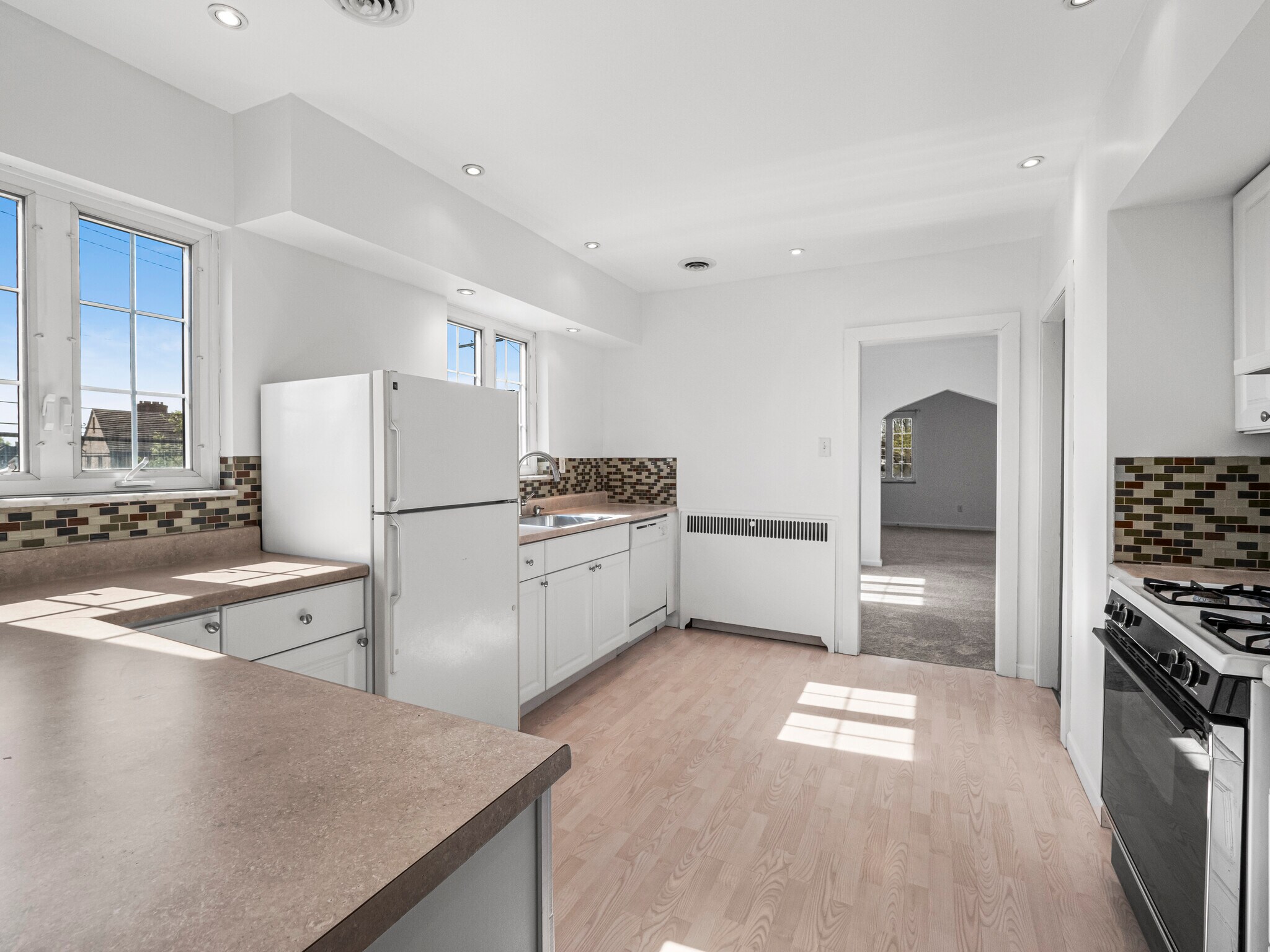 Building Photo - 433 Winterhill St