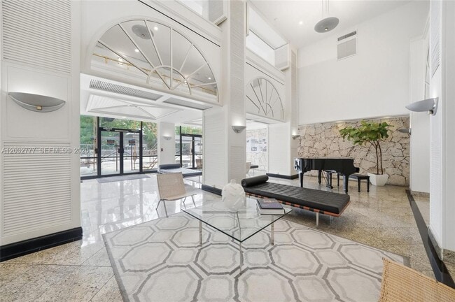 Building Photo - 780 NE 69th St