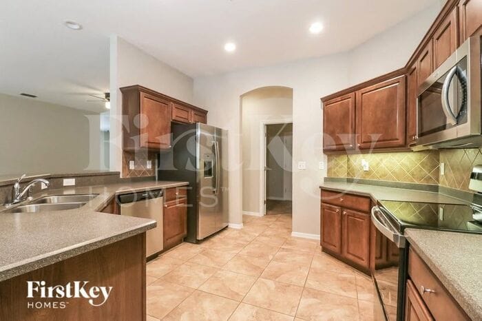 Building Photo - 6127 Evansbrook Dr
