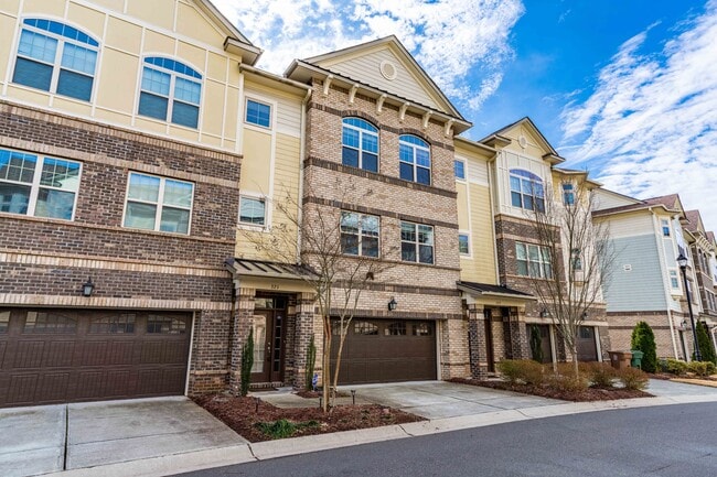 Building Photo - 321 View Dr