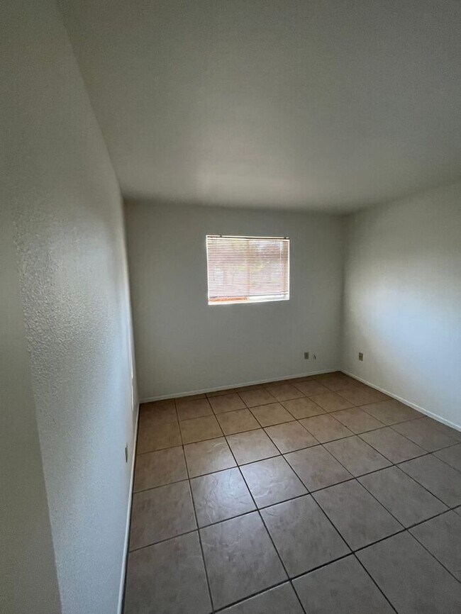 Building Photo - COMING SOON! 3 Bedroom/ 2 Bath with Conven...