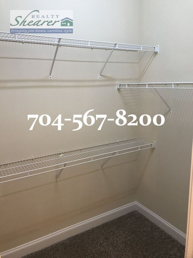 Building Photo - Great 2 story townhome in Ballantyne