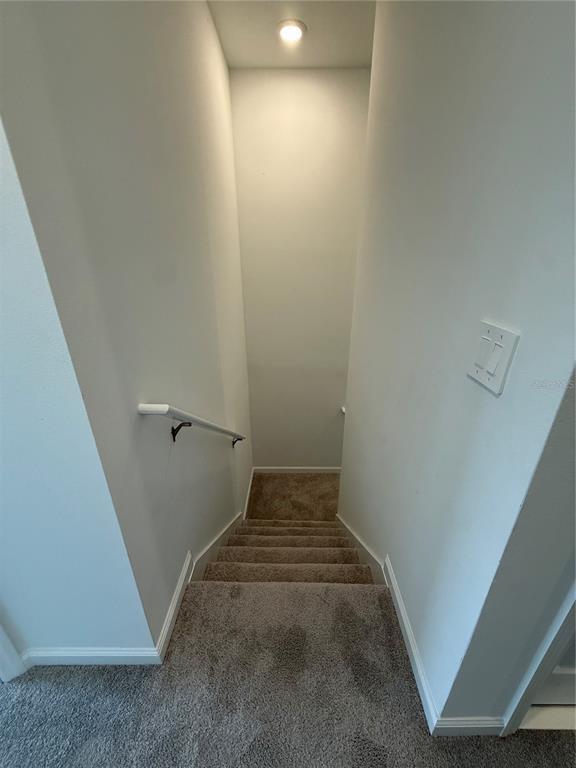 Building Photo - 3066 Chantilly Dr