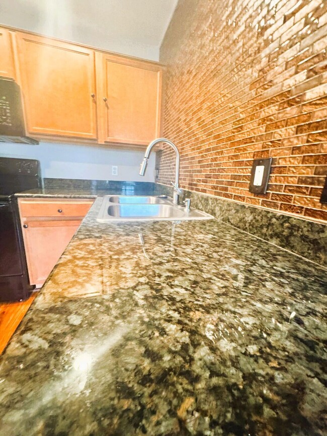 Building Photo - 6979 Pebble Creek Woods Dr