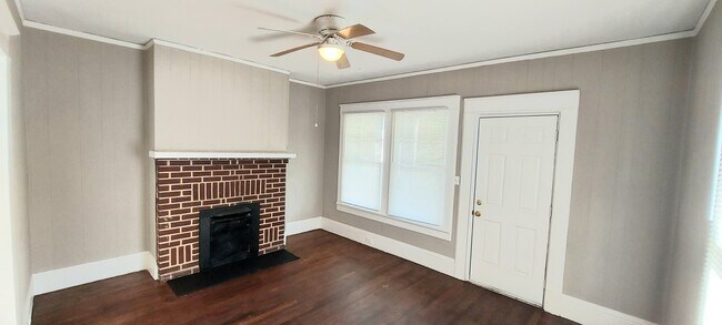 Building Photo - 2411 Wrightsboro Rd