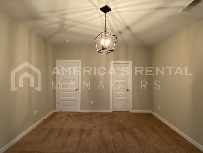 Building Photo - DEPOSIT PENDING! MOVE IN SPECIAL!! Home for Rent in Jasper, AL!!! AVAILABLE NOW!! Sign a 13 Month...
