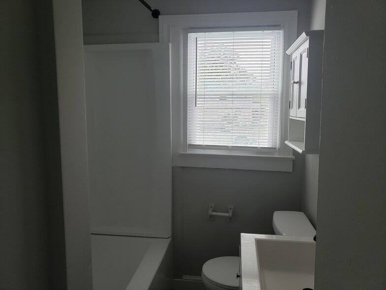Building Photo - 306 Crosby Cir