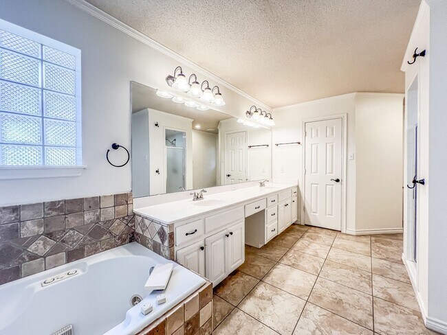 Building Photo - 4 bedroom 2.5 bathroom house in Cooper ISD with Solar!!