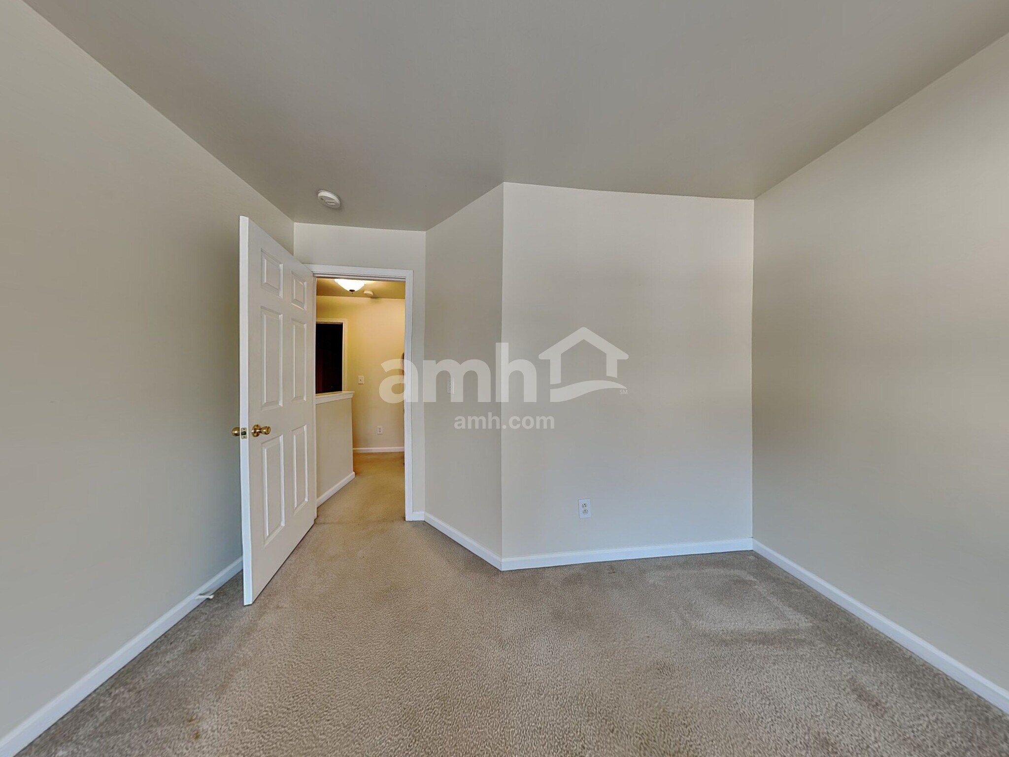 Building Photo - 325 Windsong Dr