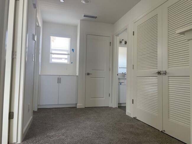 Building Photo - 2056 N Walling Ln