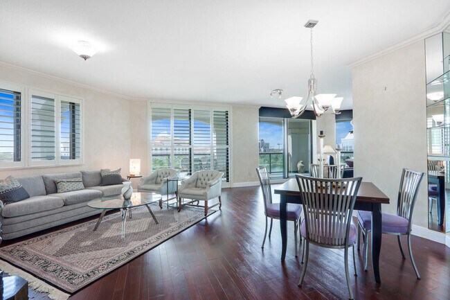 Building Photo - 3630 Gardens Pkwy