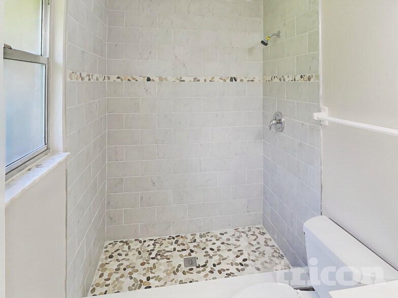 Building Photo - 2388 Kirkwall St