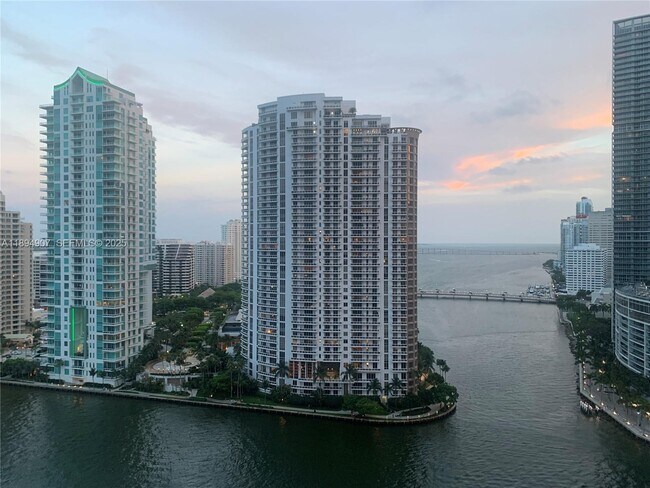 Building Photo - 300 S Biscayne Blvd