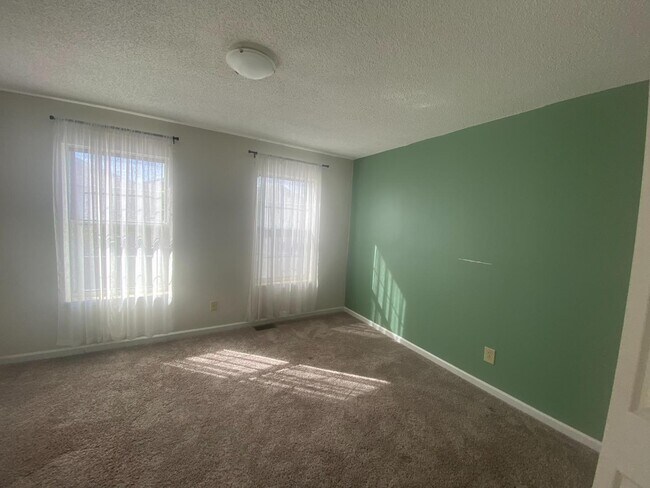 Building Photo - 3389 Northside Dr