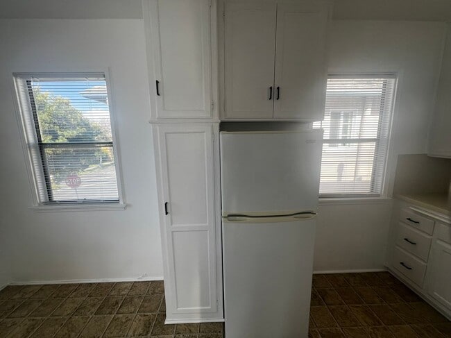 Building Photo - 5279 E The Toledo-Apt 5