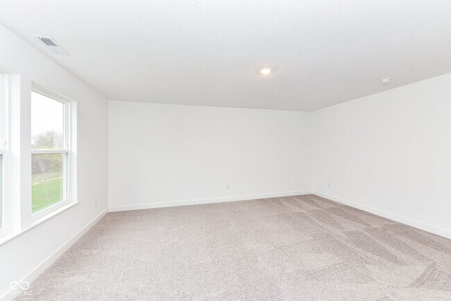 Building Photo - 16913 Sherwin Ct