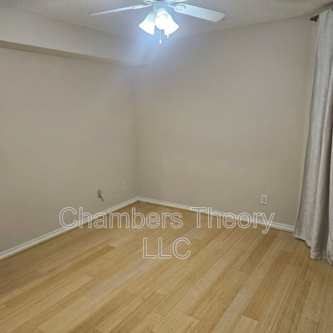 Building Photo - 1504 Lincoln Way