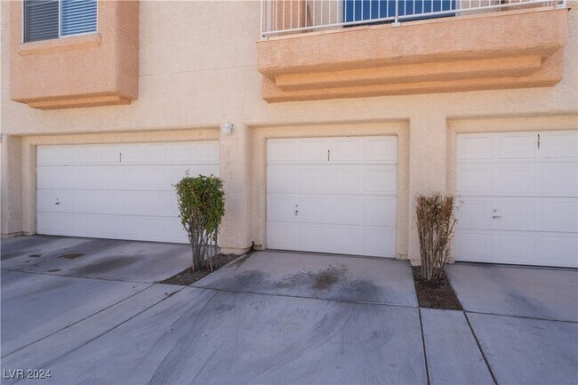 Building Photo - 5000 Red Rock St