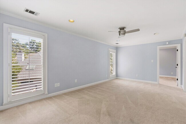 Building Photo - 1574 Whitmar Pl S