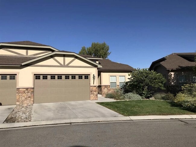 Building Photo - 331 Cliff View Dr
