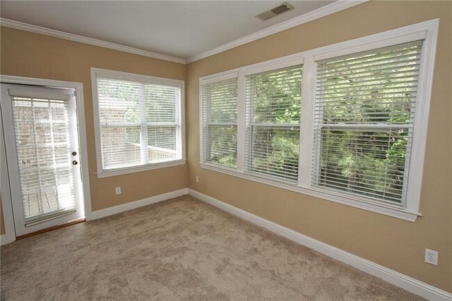 Building Photo - 3029 Woodwalk Dr SE