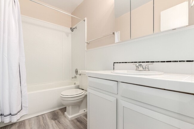 Building Photo - 830 20th St