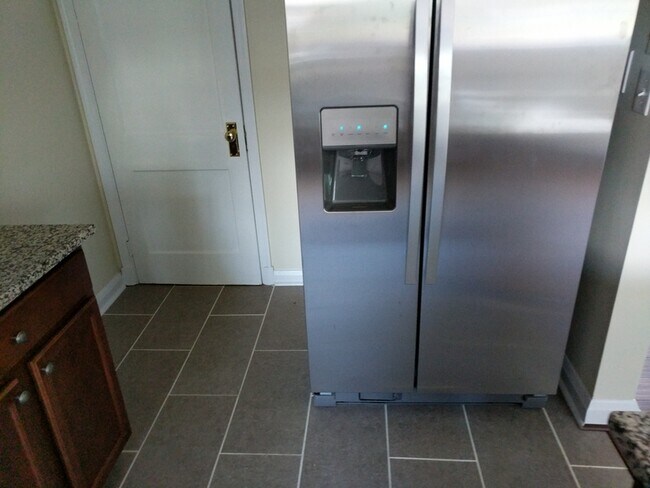 Building Photo - 1508 Langford Rd