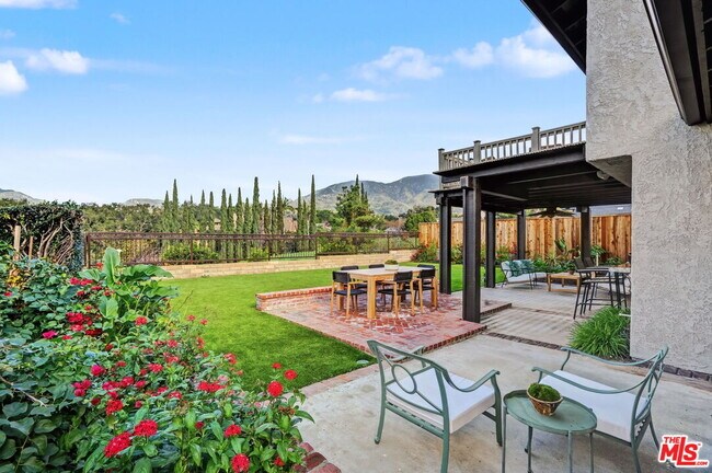 Building Photo - 6497 Country Club Dr
