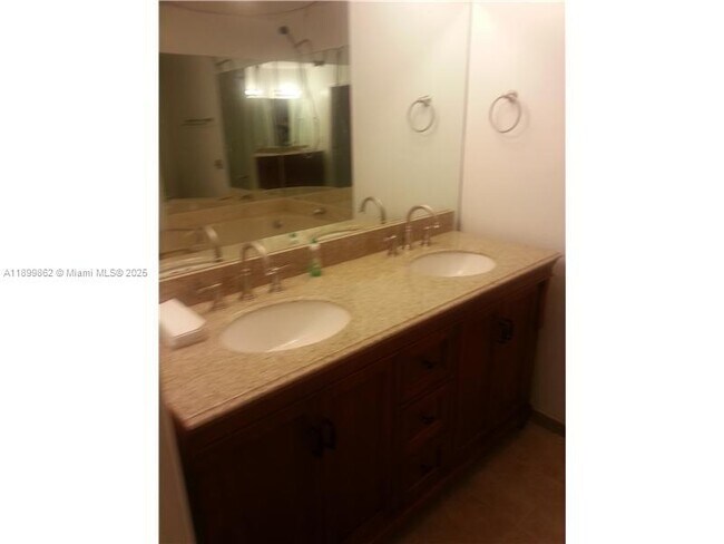 Building Photo - 6924 SW 114th Pl