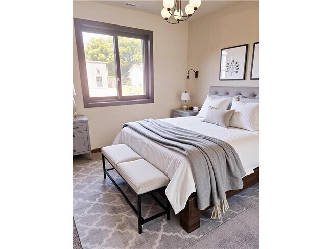 Building Photo - 11 Park St N