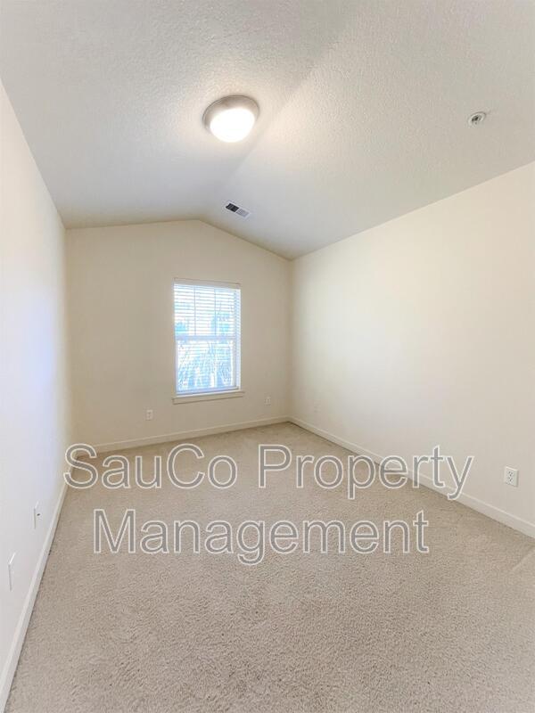 Building Photo - 626 NE Newstead Ln