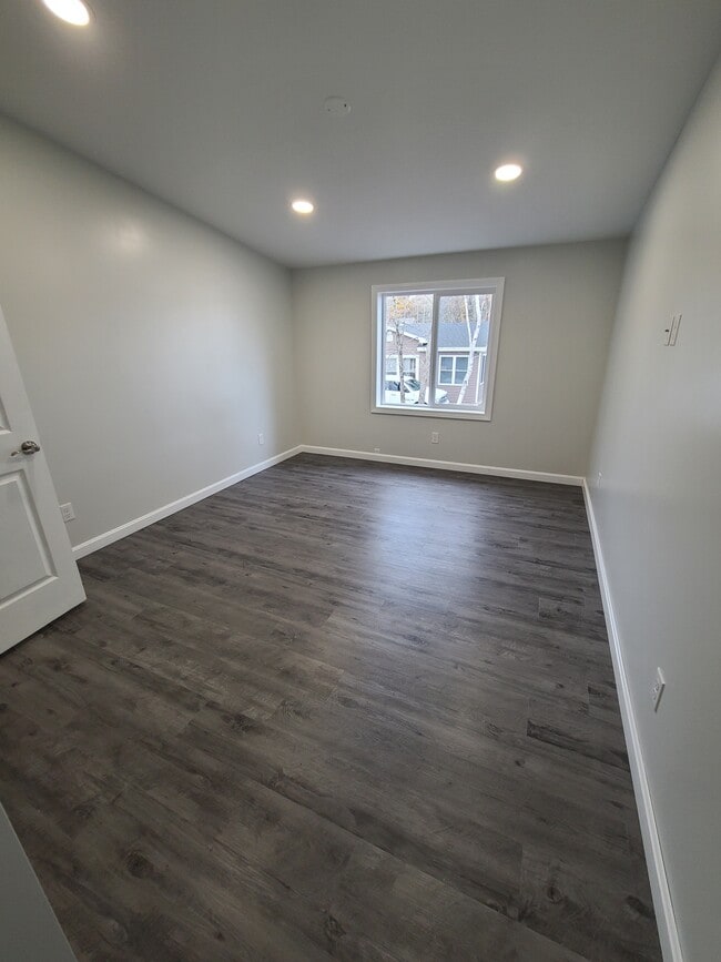 Building Photo - 5 N Vigue Shr Rd