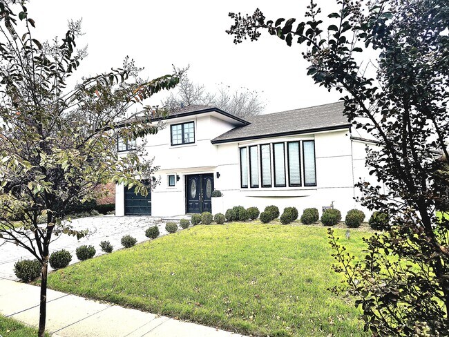 Building Photo - 640 Derby Ave