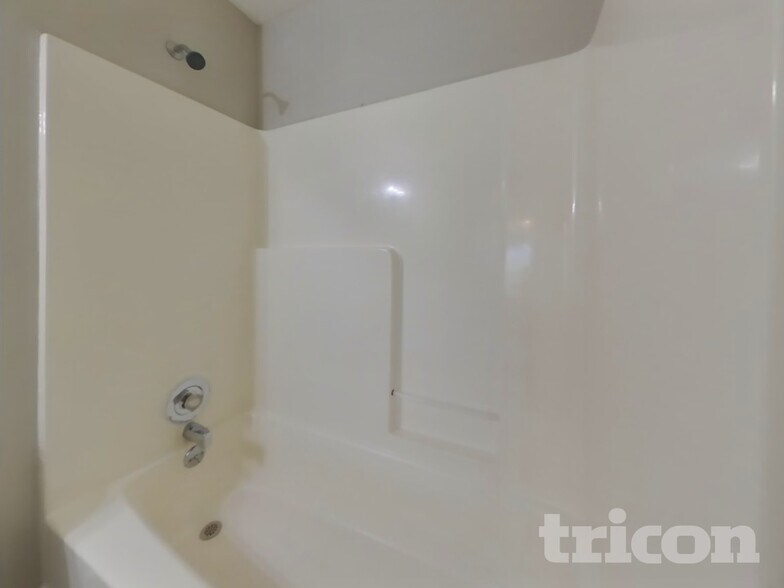 Building Photo - 1920 Fairground Dr