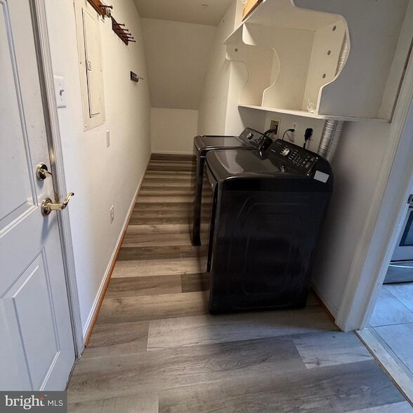 Building Photo - 10730 Symphony Way