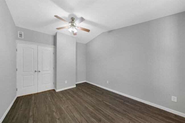 Building Photo - 2110 Wilcrest Dr