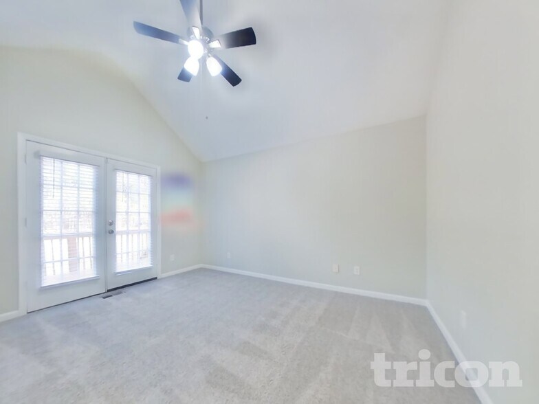 Building Photo - 125 Palm Lake Dr