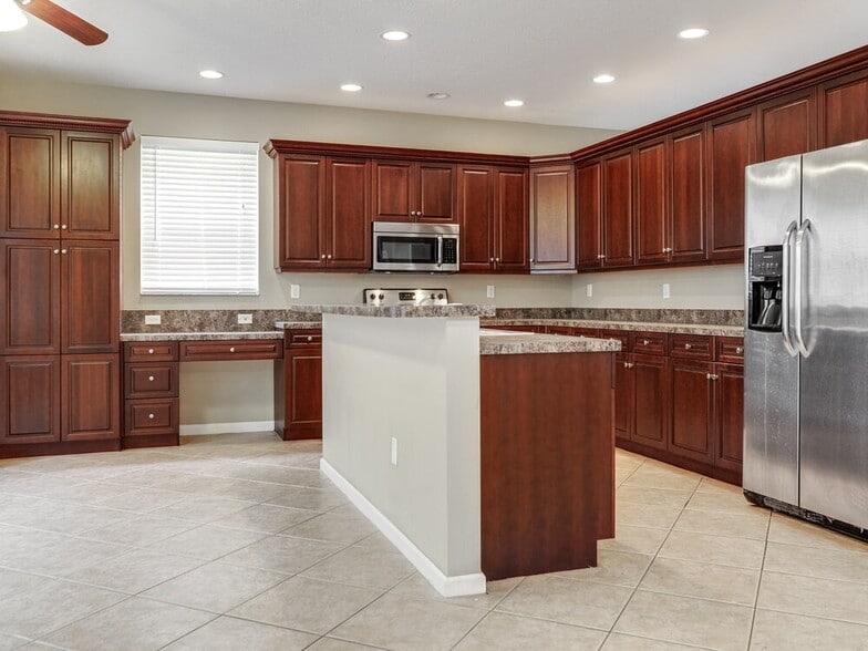Building Photo - 1603 Briar Oak Dr